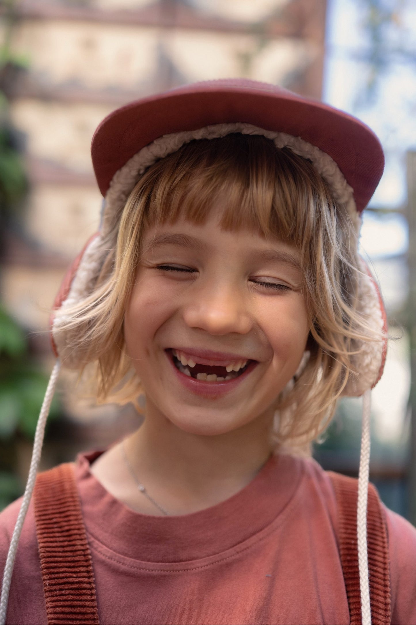 New Kids in the House Robin Lorraine – Winter Cap (Cord) Aufgeweckt