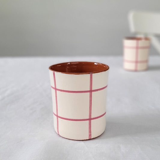 Alma Barru Kaffeebecher | Kariert | Rosa Aufgeweckt