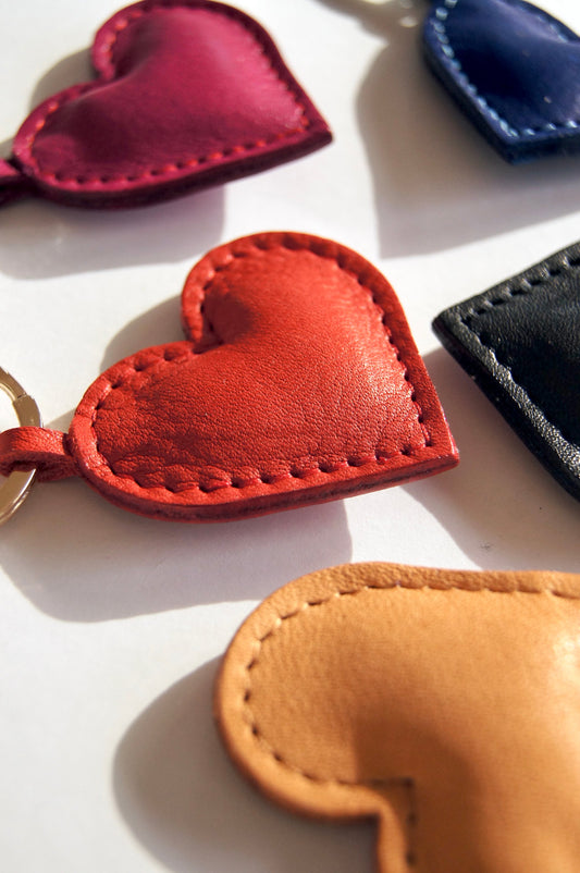 Petit Mai Heart Charm | verschiedene Farben Aufgeweckt