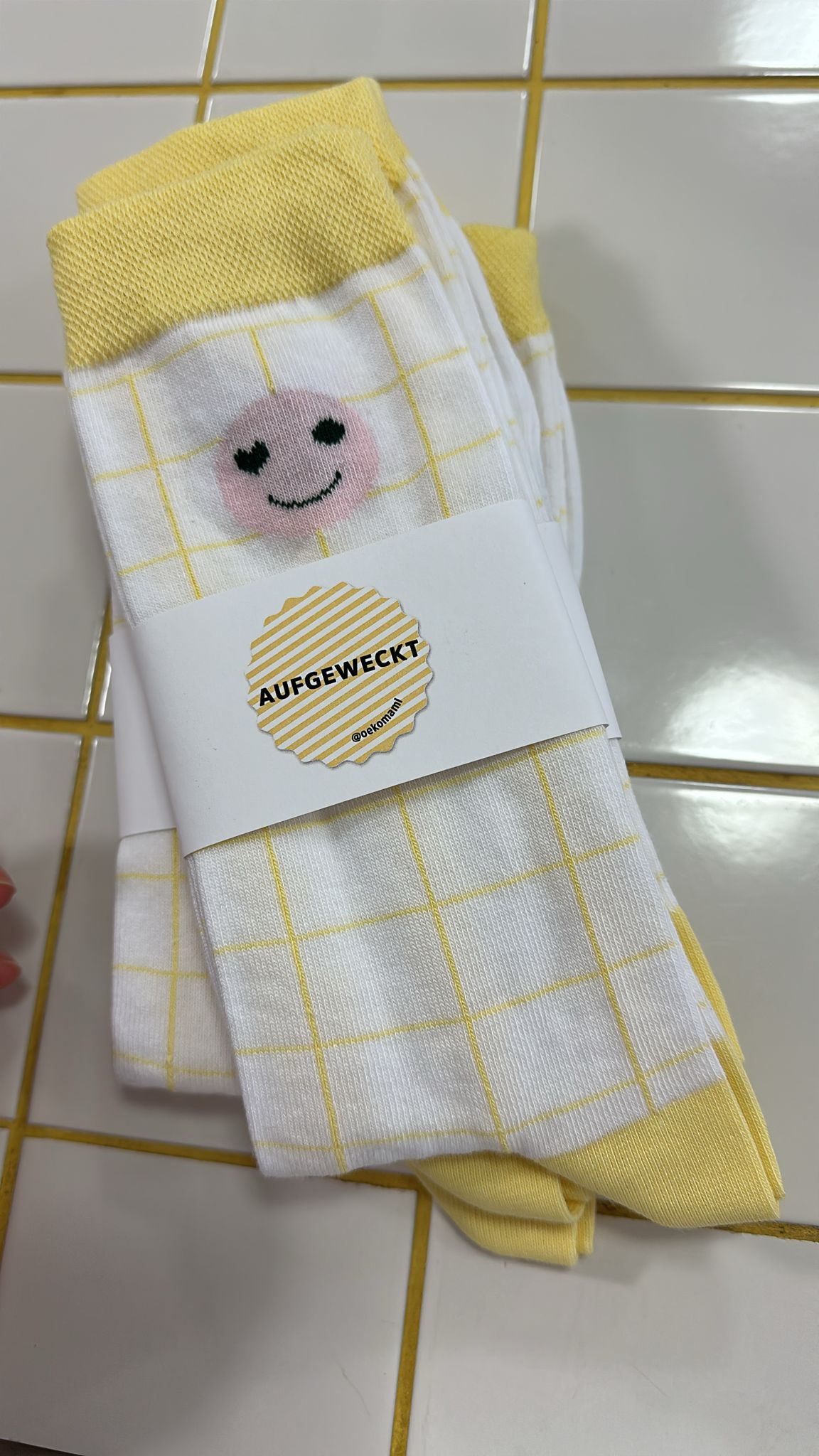 Thomas Jakobson LIMITED Socken 'Smiley Grid' Gelb/Weiss Aufgeweckt
