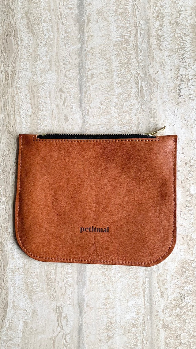 Petit Mai Dings – Camel Aufgeweckt