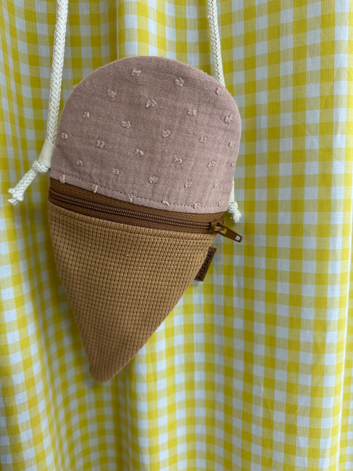 Heldentat Glacetasche Flieder Punkte Aufgeweckt