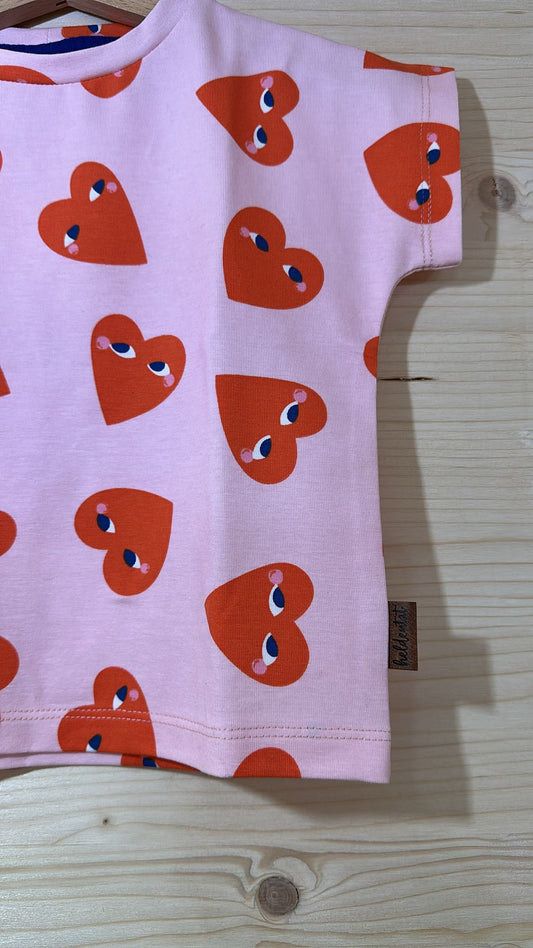 Heldentat Herz Shirt – Kids Aufgeweckt