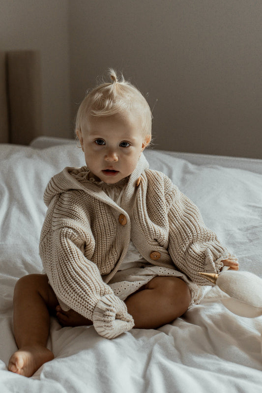 romi. Chunky Knit Cardigan | Oat Aufgeweckt