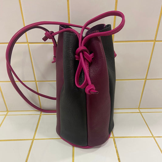 Petit Mai Bucket Bag Mini Color Block – Black/Berry/Pink Aufgeweckt