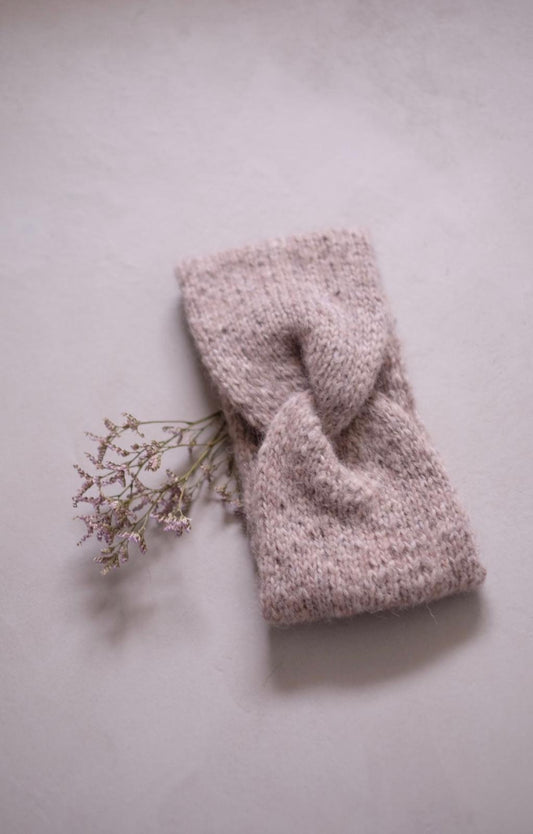 yep. I am handmade Stirnband – Beige Aufgeweckt