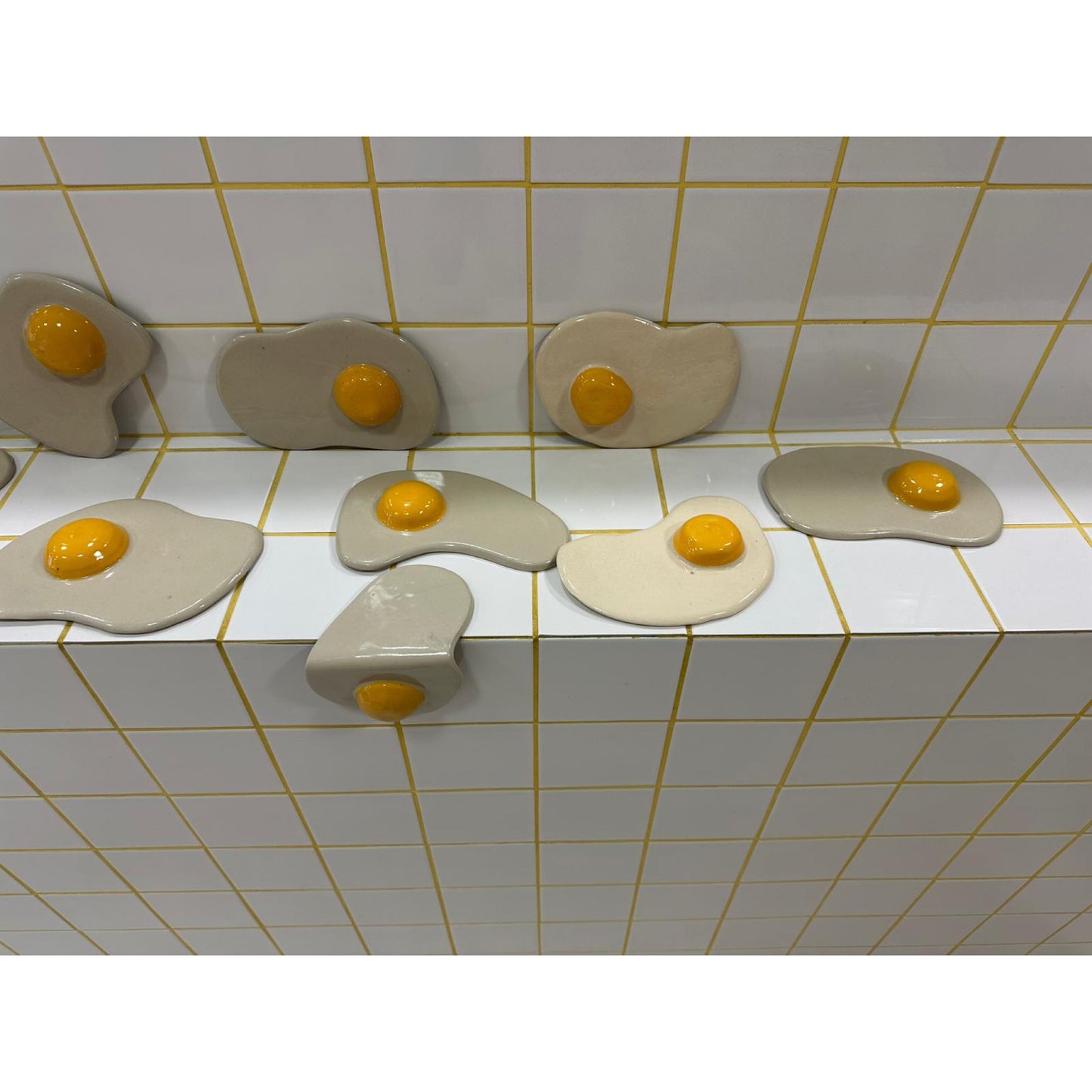 Aufgeweckt Spiegeleier aus Ton Aufgeweckt