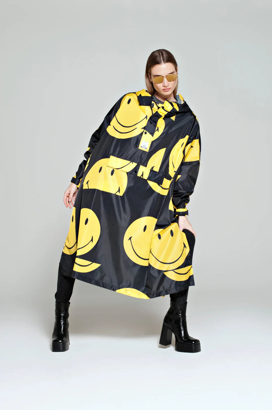 Rainkiss Rain Poncho | All Smiles x Smiley – Black Aufgeweckt
