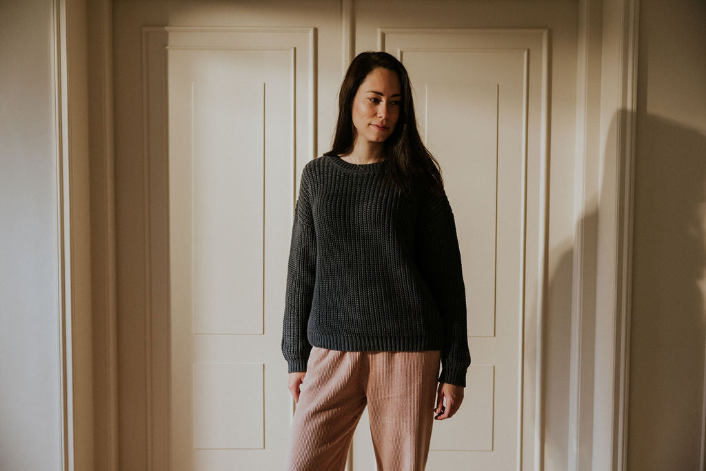 Yuki Kidswear Chunky Knitted Women’s Sweater | Charcoal Aufgeweckt