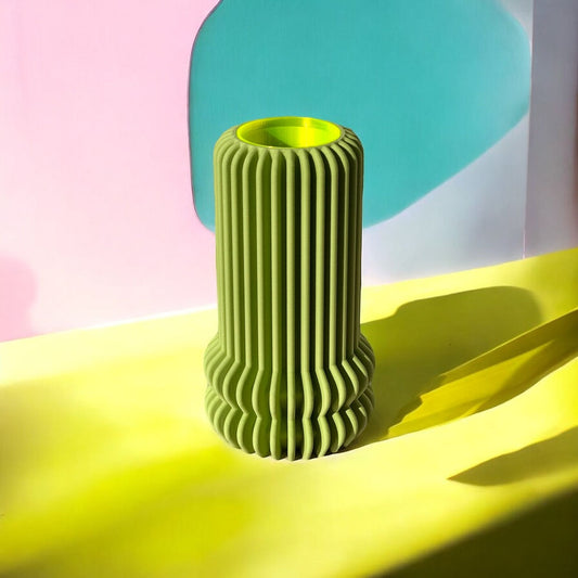 Pink Stories Vase | Whimsy 100% Matcha Aufgeweckt