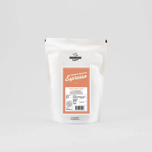 Adrianos Espresso Kaffee Aufgeweckt