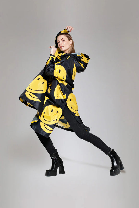 Rainkiss Rain Poncho | All Smiles x Smiley – Black Aufgeweckt