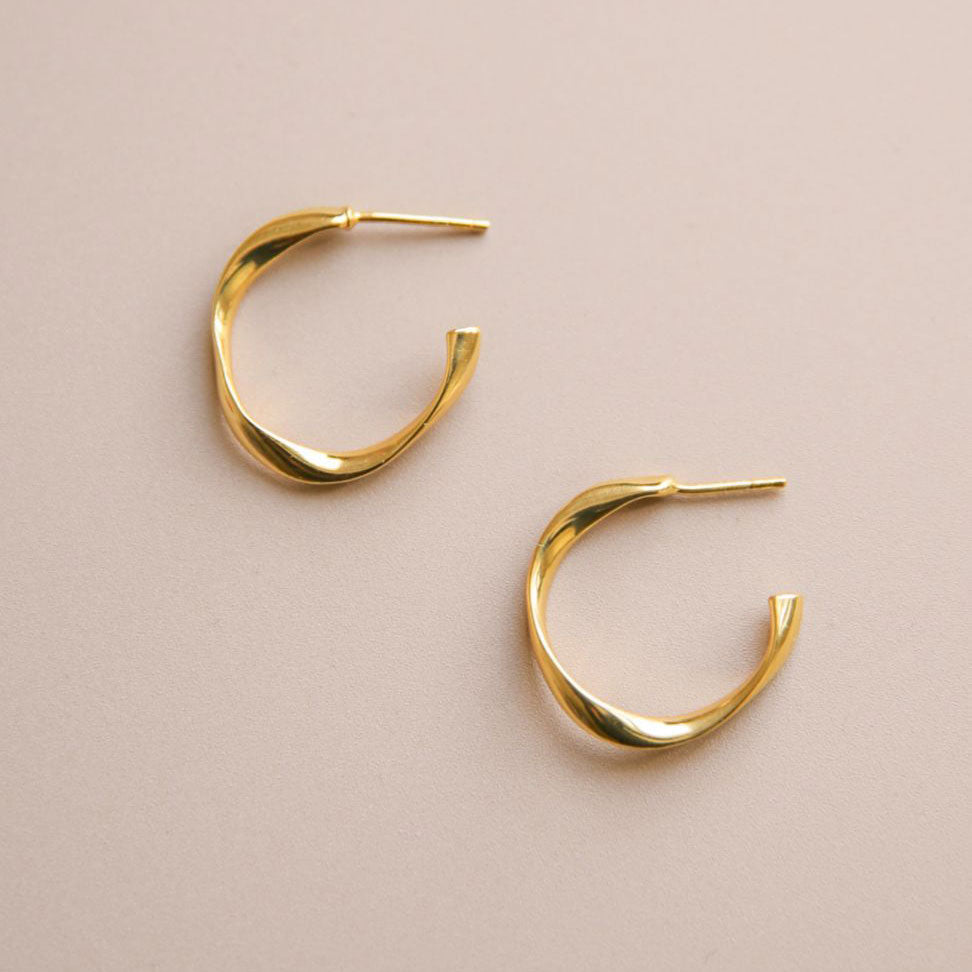 Claudia Nabholz Ohrringe Loop Aufgeweckt