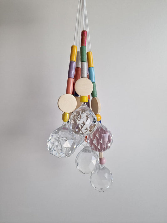 Orvokki Suncatcher | verschiedene Farben Aufgeweckt