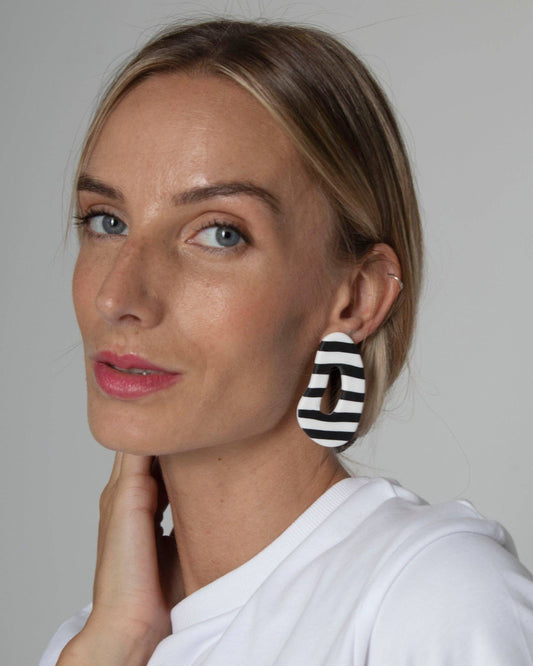 DELAROSA STUDIO Ohrstecker | Egg is back Aufgeweckt