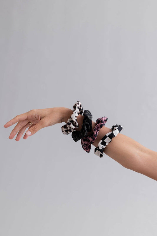 Hey Honey Scrunchie Leo Black Aufgeweckt