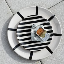 Alma Barru Teller | Stripes | Schwarz (gross) Aufgeweckt