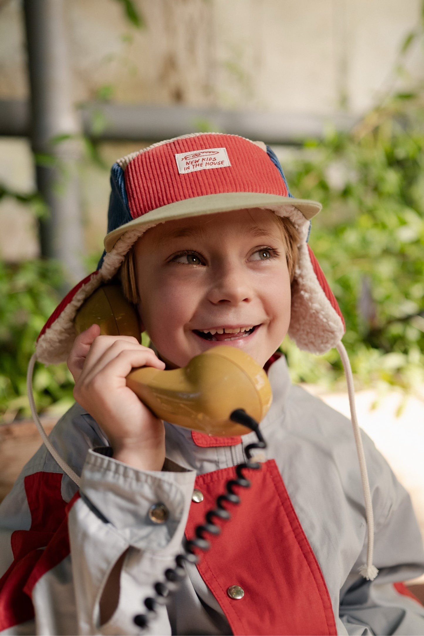 New Kids in the House Robin Dakota – Winter Cap (Cord) Aufgeweckt