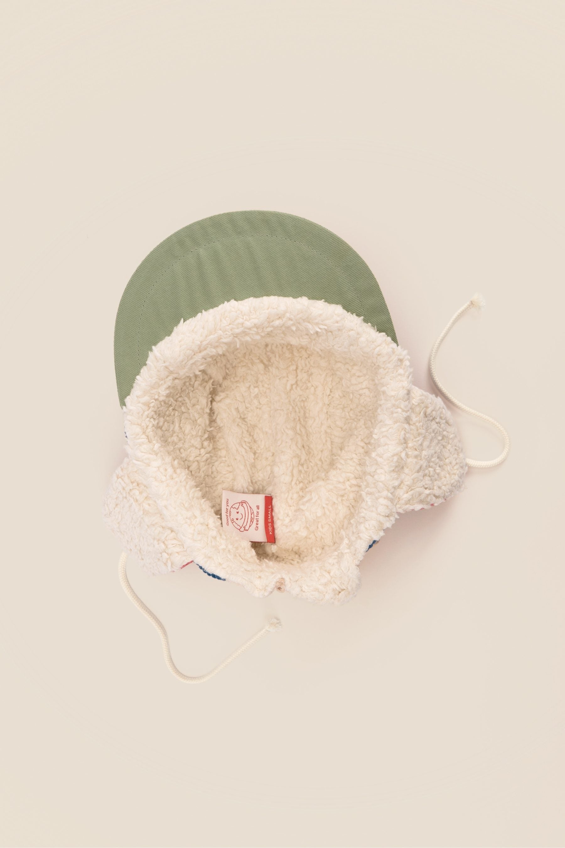 New Kids in the House Robin Dakota – Winter Cap (Cord) Aufgeweckt