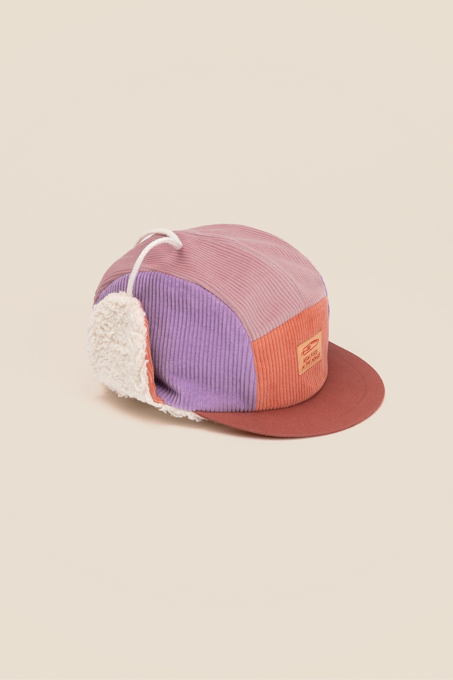 New Kids in the House Robin Lorraine – Winter Cap (Cord) Aufgeweckt