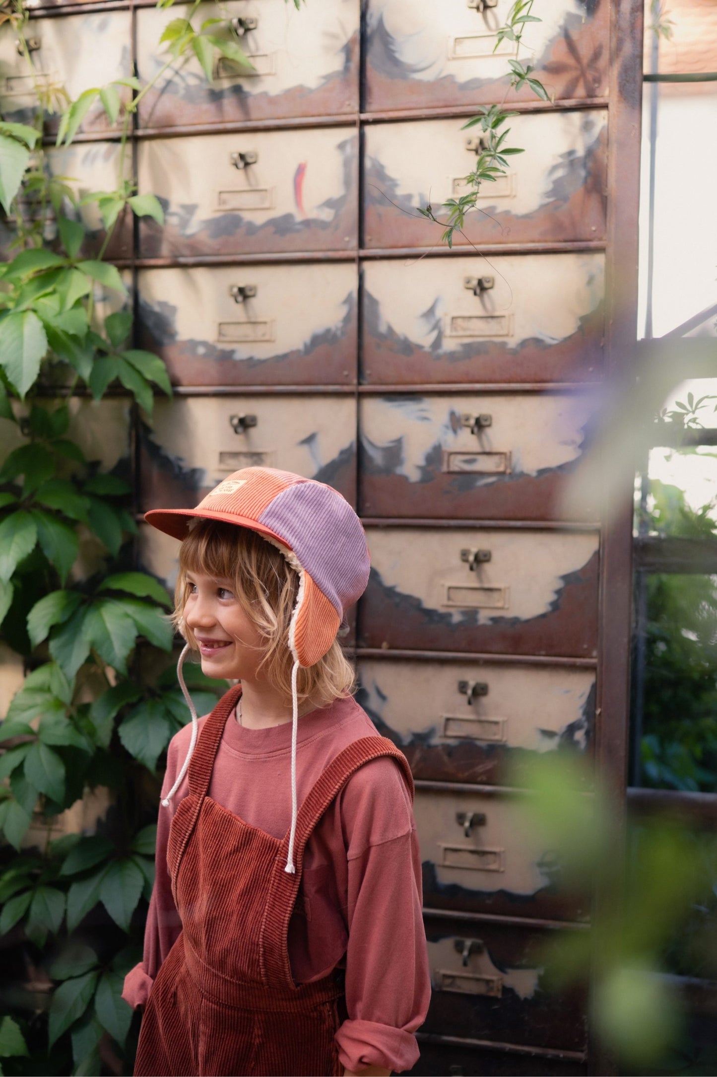 New Kids in the House Robin Lorraine – Winter Cap (Cord) Aufgeweckt