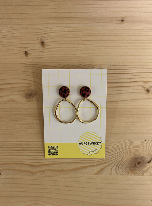Aufgeweckt Ohrstecker mit Anhänger| Statement Piece Gold leopard burgundi Aufgeweckt