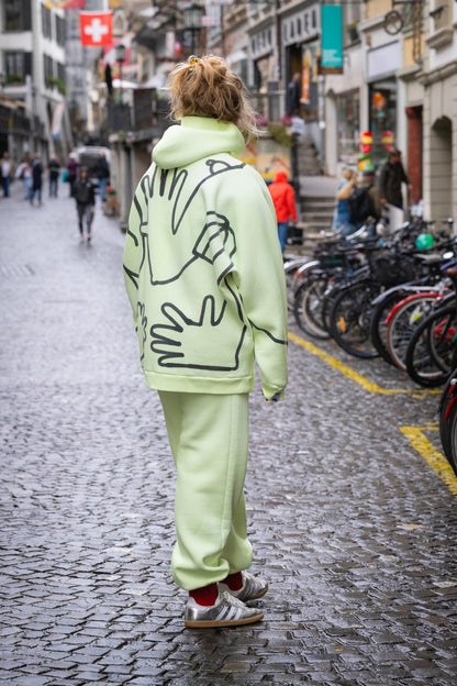 OL Magasin/ WOW Illustrations Hoodie | Ultra Yellow Aufgeweckt