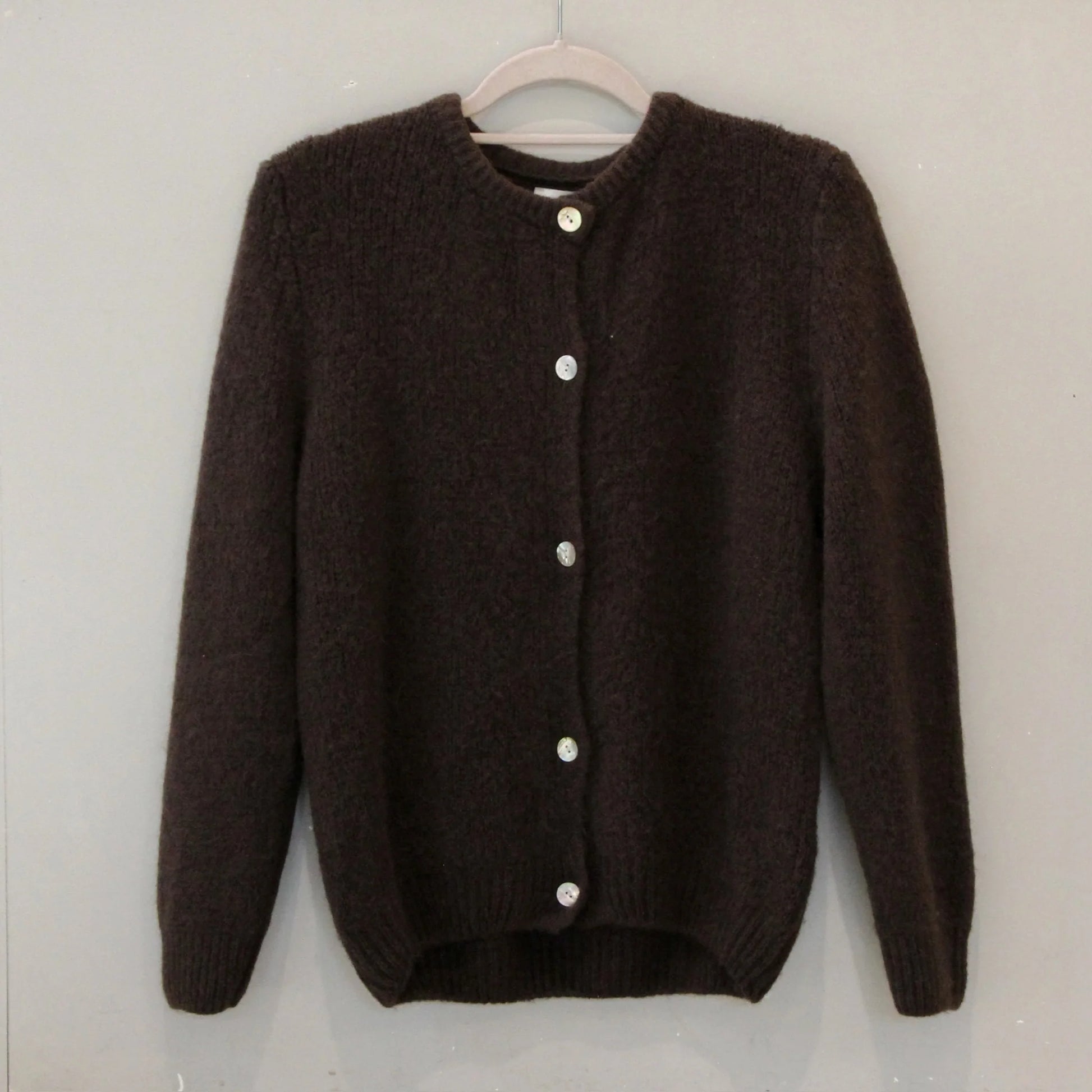 Bazaar Noir Strickjacke Candy 2.0 Dunkelbraun Aufgeweckt