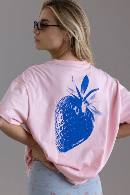 Hey Honey Oversized T-Shirt | Strawberry Aufgeweckt
