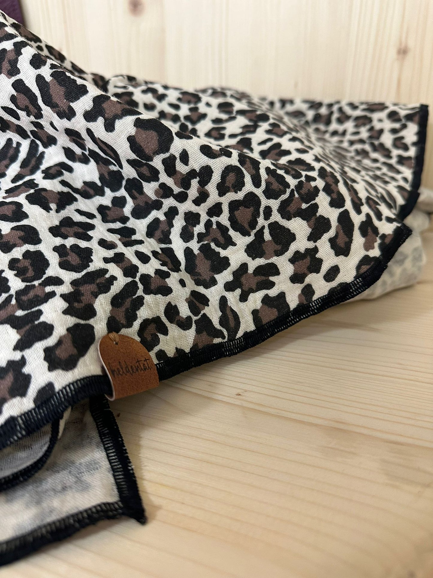 Heldentat Musselinschal | Leo Aufgeweckt