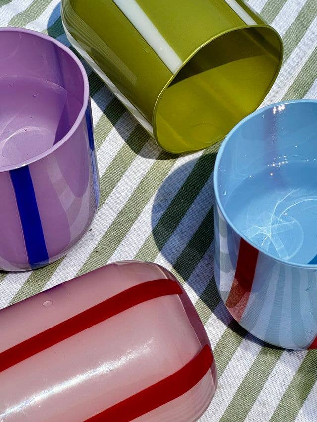 MÆGEN Glas | Atina – Flieder und Marineblau Aufgeweckt