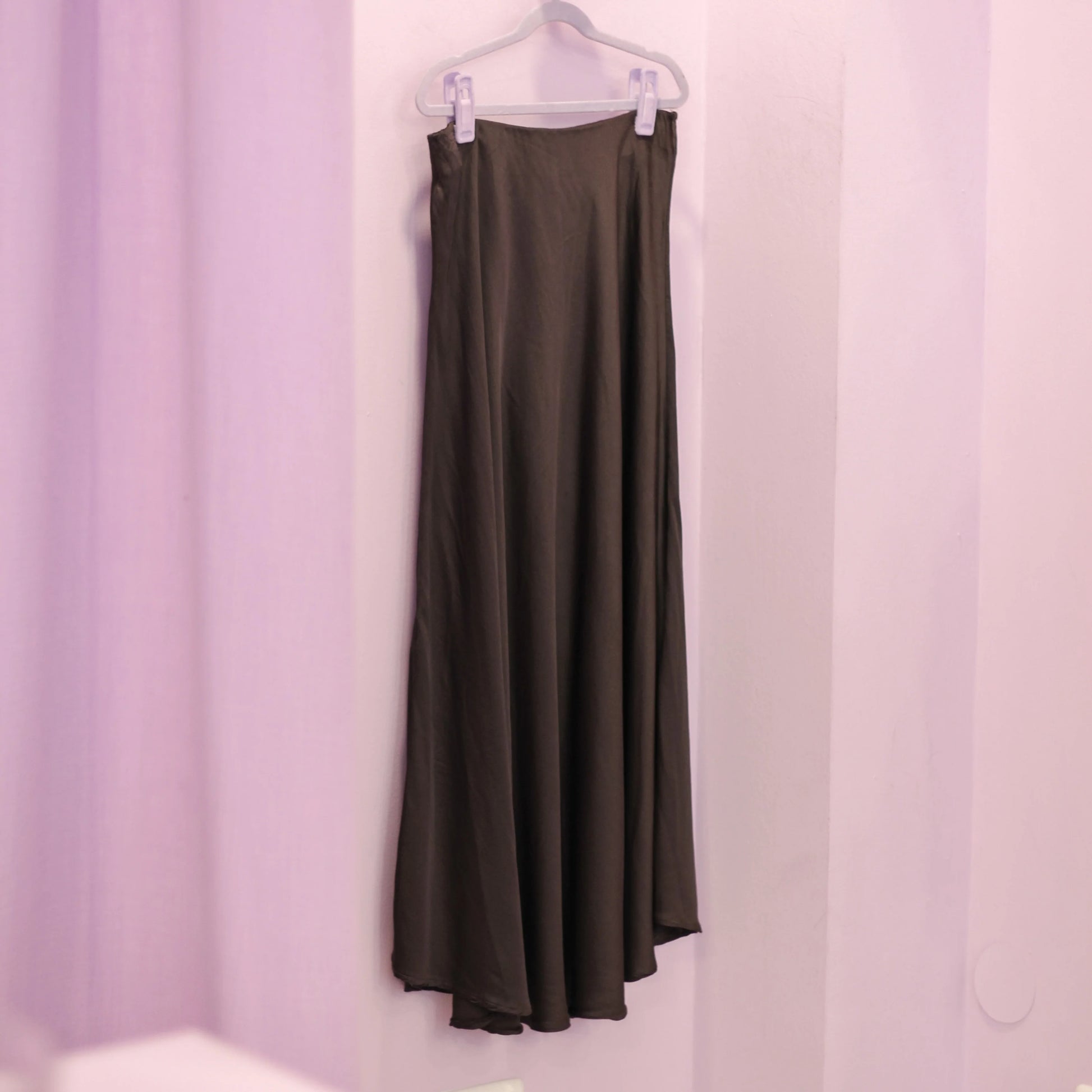Bazaar Noir Rock Maxi | Shiny Braun Aufgeweckt