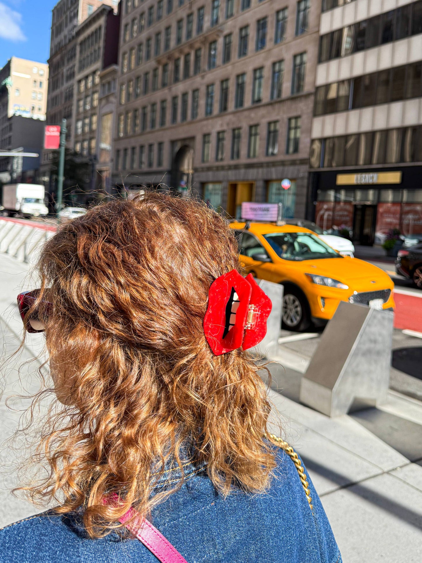 by Vivi. Haarspange | Lippen Aufgeweckt