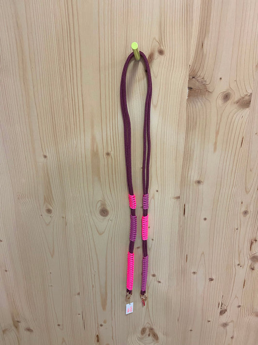 Cherry Stone Handykette | Dunkelgrau Pink Makramee Aufgeweckt