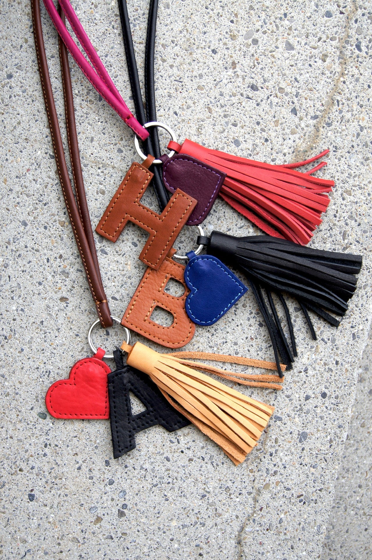 Petit Mai Heart Charm | verschiedene Farben Aufgeweckt