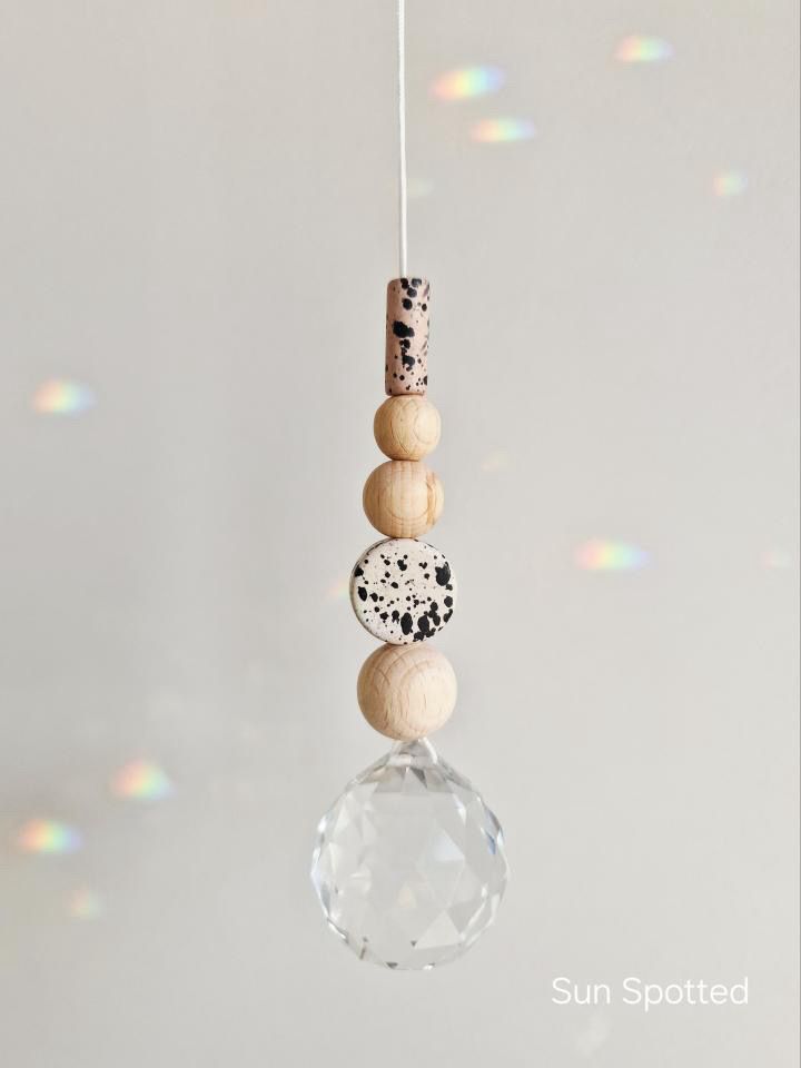 Orvokki Suncatcher | verschiedene Farben Aufgeweckt