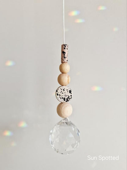 Orvokki Suncatcher | verschiedene Farben Aufgeweckt