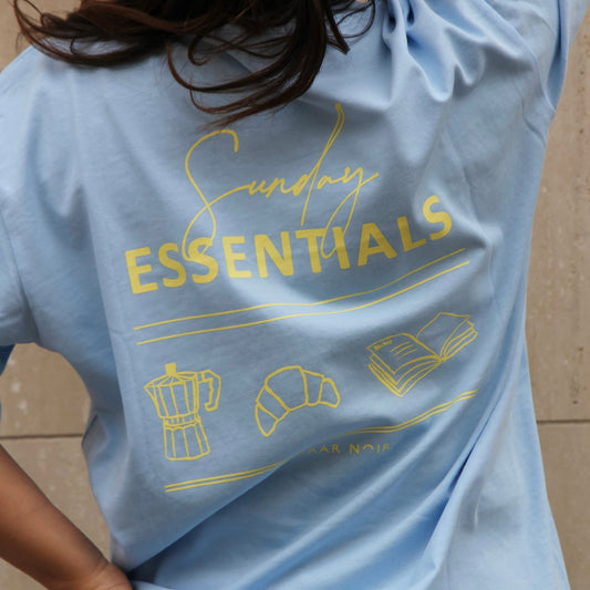 Bazaar Noir T‑Shirt | Sunday Essentials Hellblau Aufgeweckt
