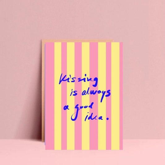 Ute Arnold / Hej.Ibiza Postkarte | Kissing Is Always a Good Idea Aufgeweckt