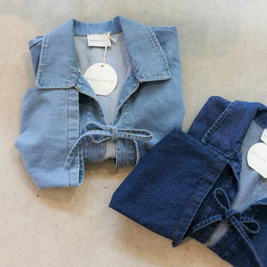 Bazaar Noir Jeans‑Hemd mit Schleifen | Hell | Vorbestellung Ende August Aufgeweckt