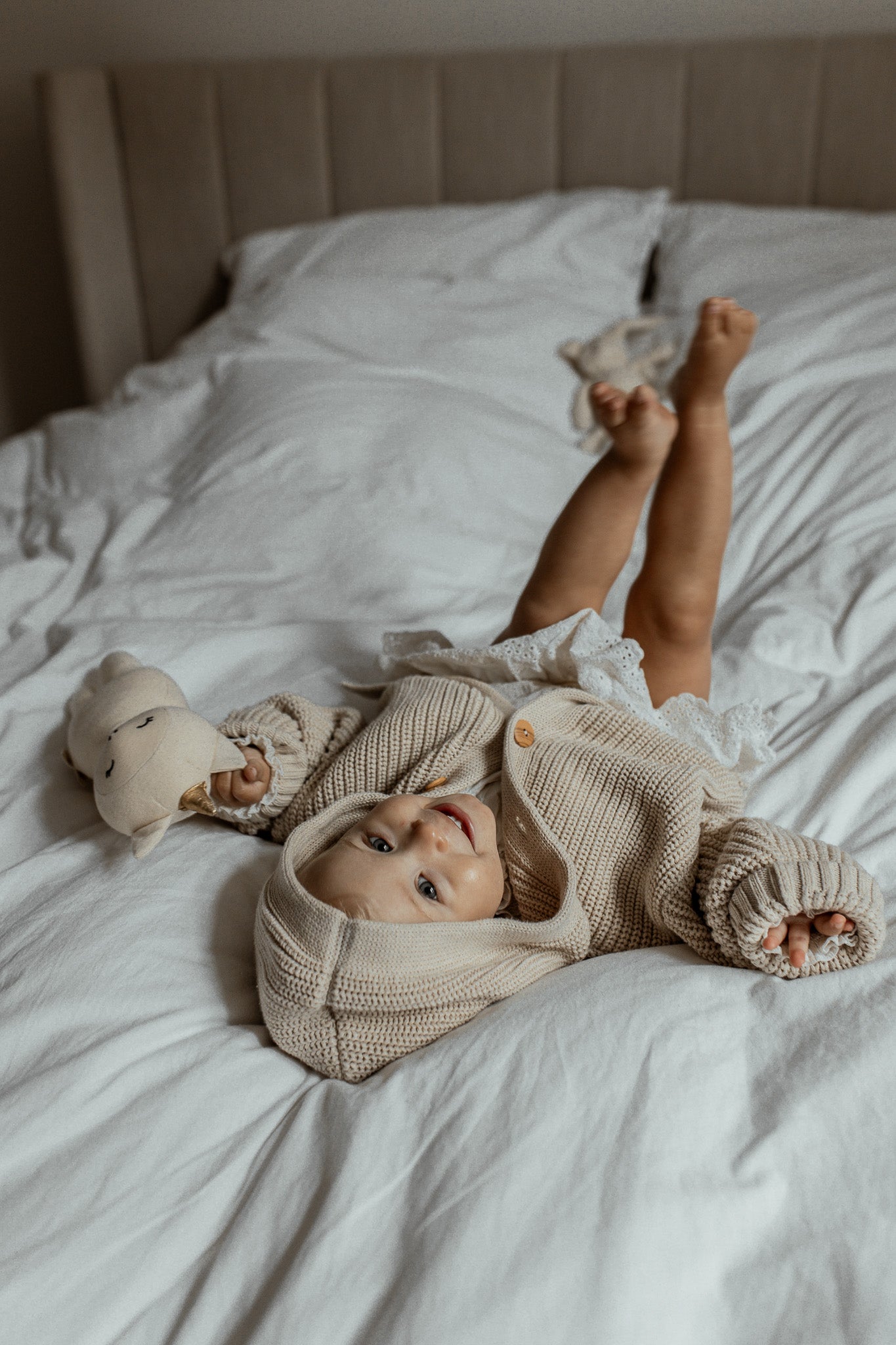 romi. Chunky Knit Cardigan | Oat Aufgeweckt
