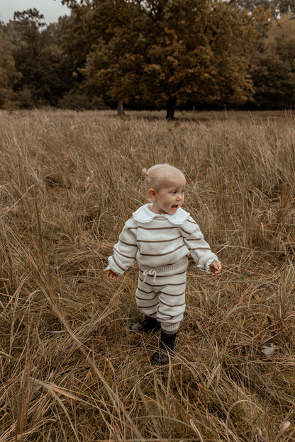 romi. Kinder Strickhose Streifen Aufgeweckt