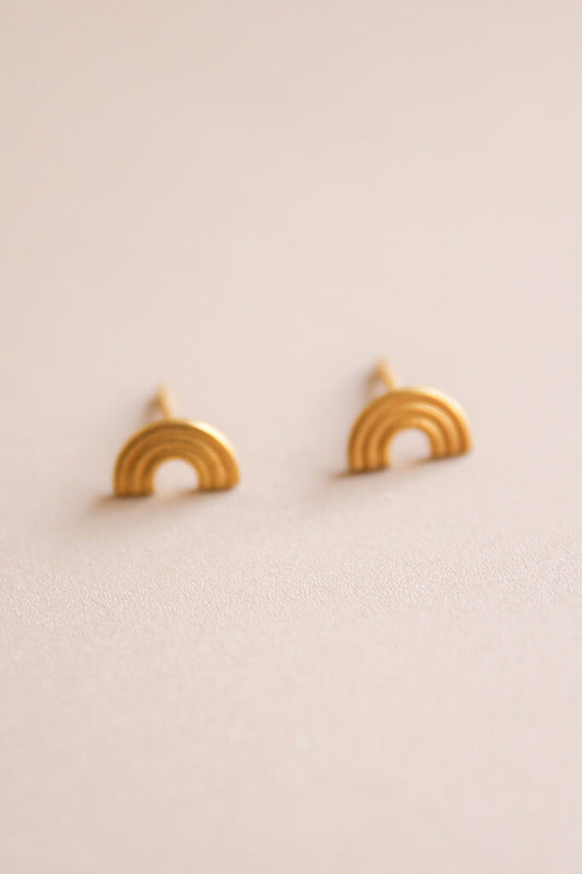 Ohrstecker Regenbogen – Messing vergoldet (Ø ca. 1 cm)