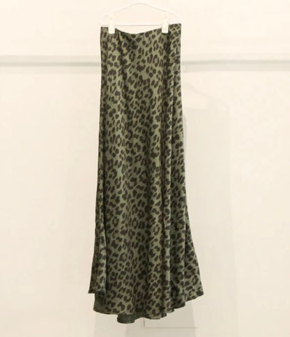 Bazaar Noir Leo Rock | Seide | Onesize | preorder- Versand Mitte Januar Aufgeweckt