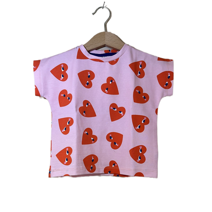 Heldentat Herz Shirt – Kids Aufgeweckt