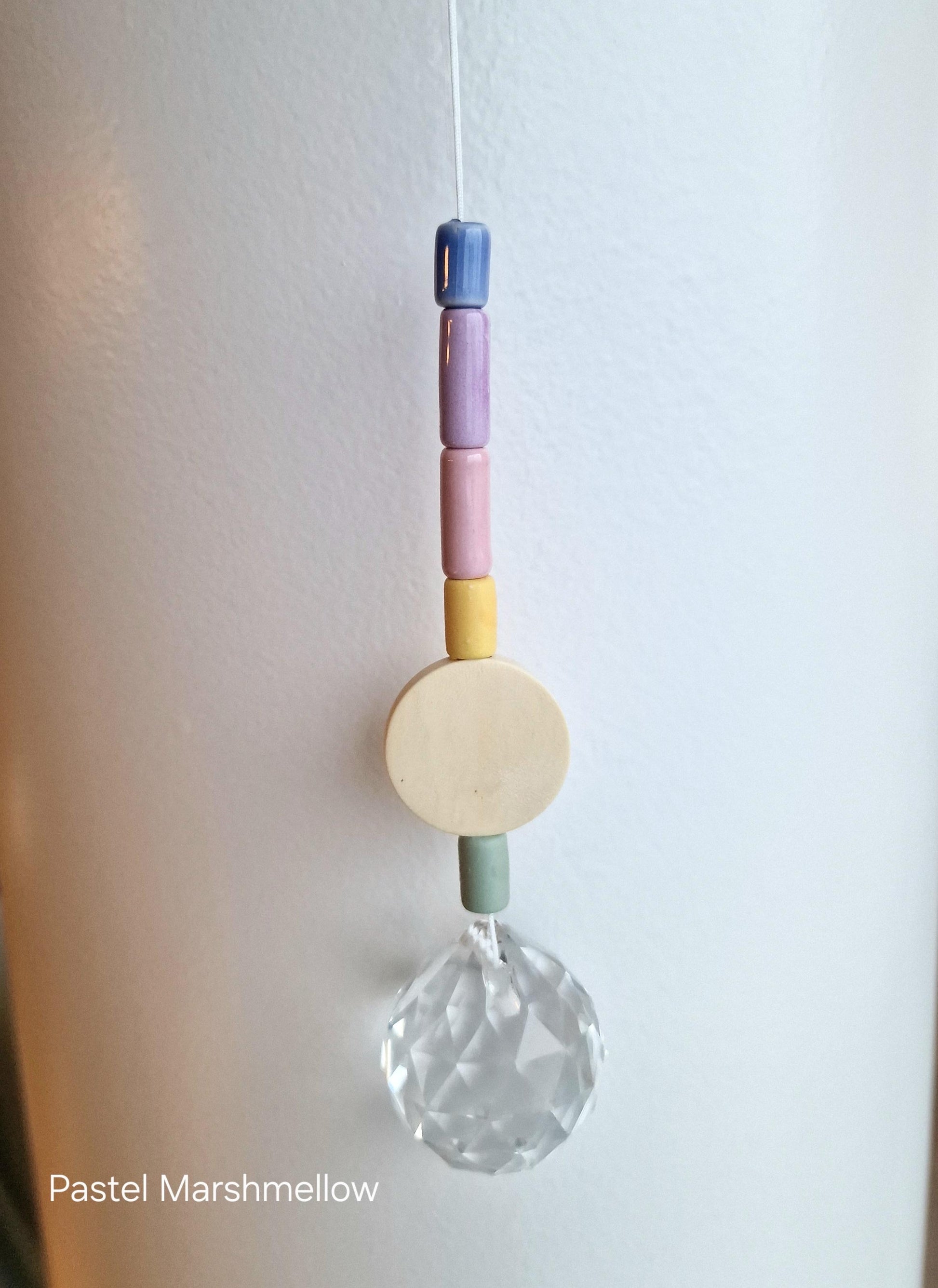 Orvokki Suncatcher | verschiedene Farben Aufgeweckt