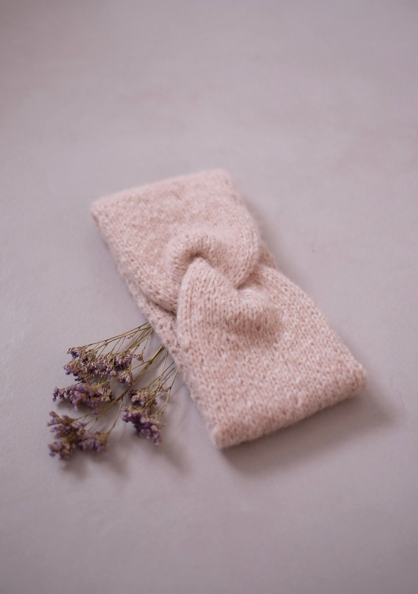 yep. I am handmade Stirnband – Beige Aufgeweckt