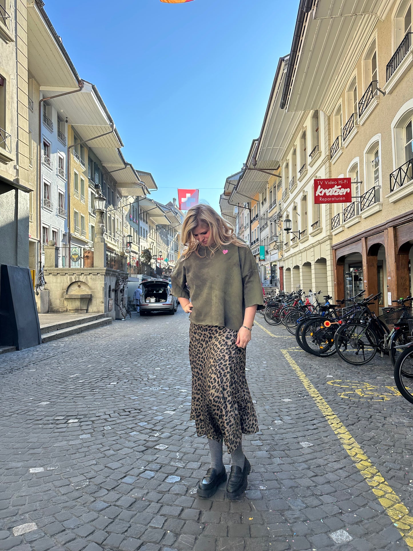 Aufgeweckt Jubiläumssweater | short version Aufgeweckt