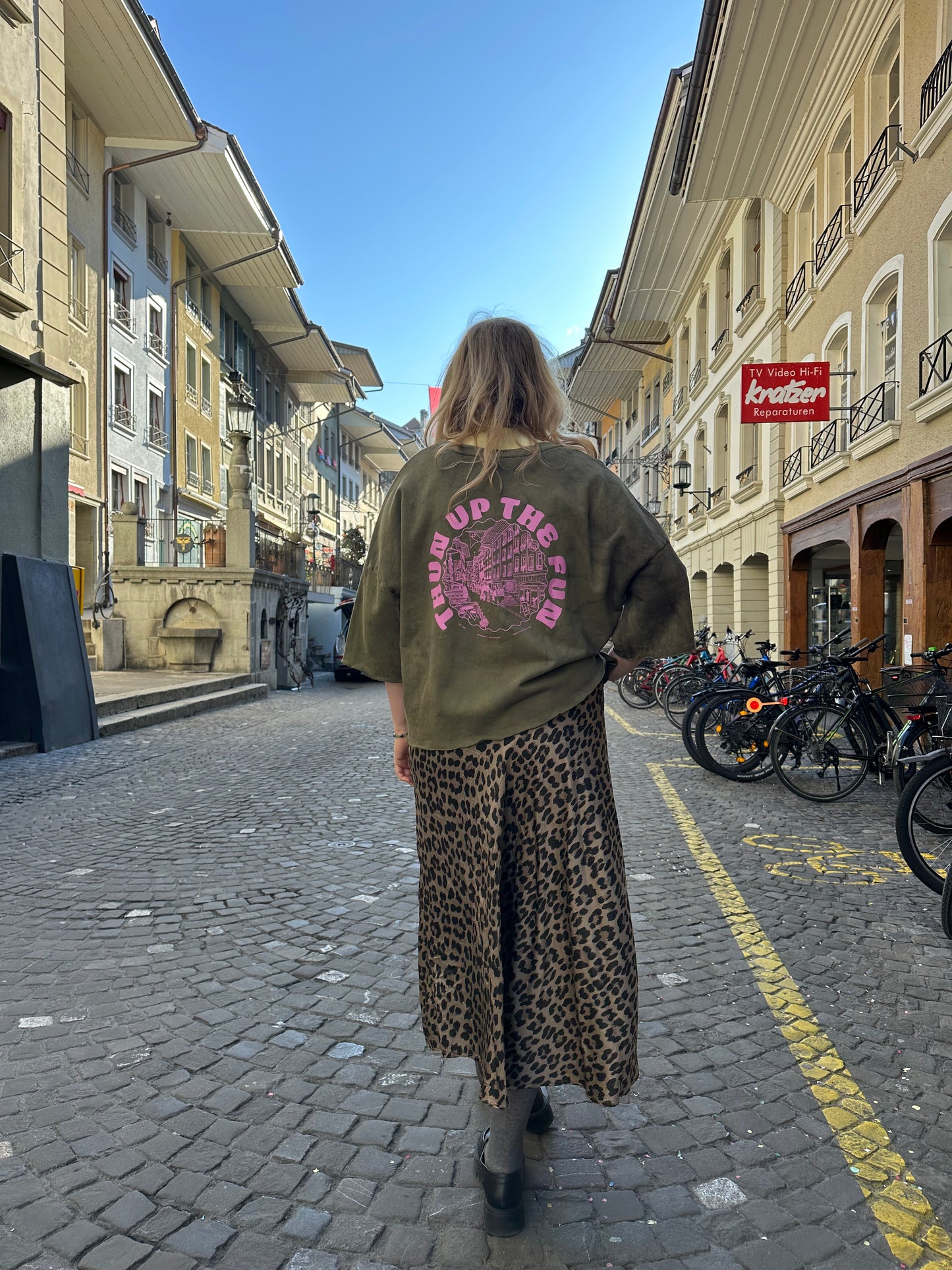 Aufgeweckt Jubiläumssweater | short version Aufgeweckt