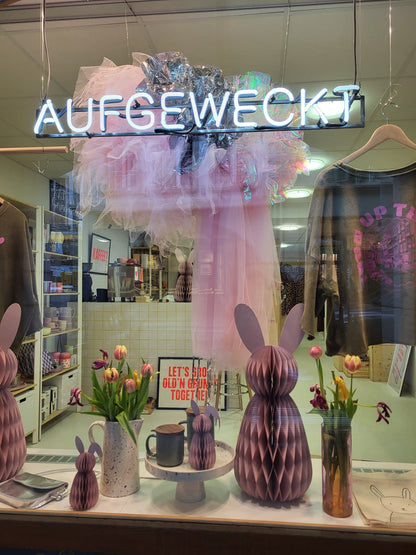 by Vivi. Osterhase aus Papier 60 cm Rosa Aufgeweckt